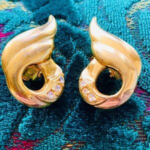 Vintage Clip Earrings ♥️